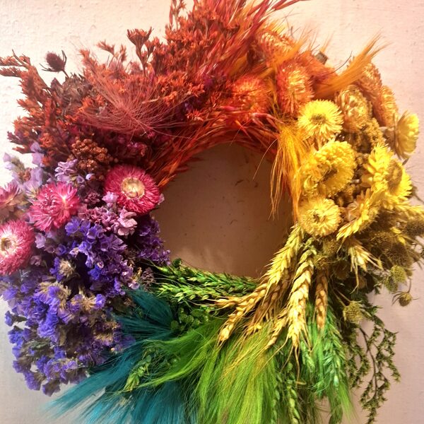 Vainags no tonētiem augiem..Diametrs 35 cm. 30 eur 