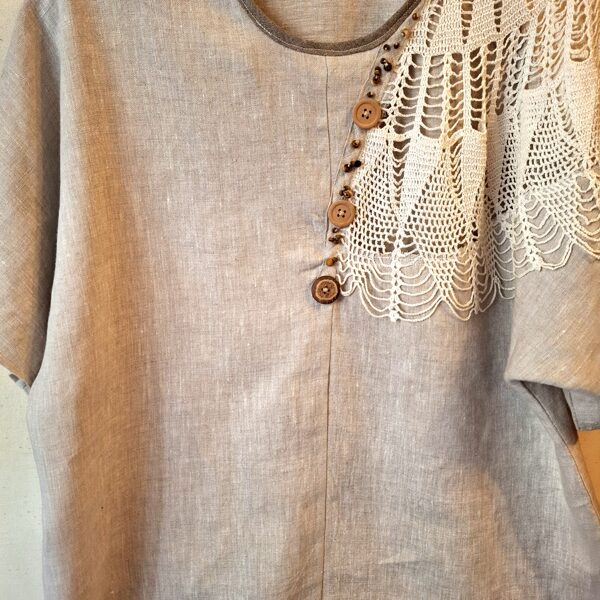 Brīva griezuma vasaras blūzīte. 44 -46 izmērs 