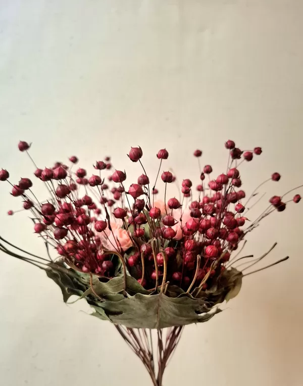 Pušķis garā kātā. 40 cm. 9 eur 