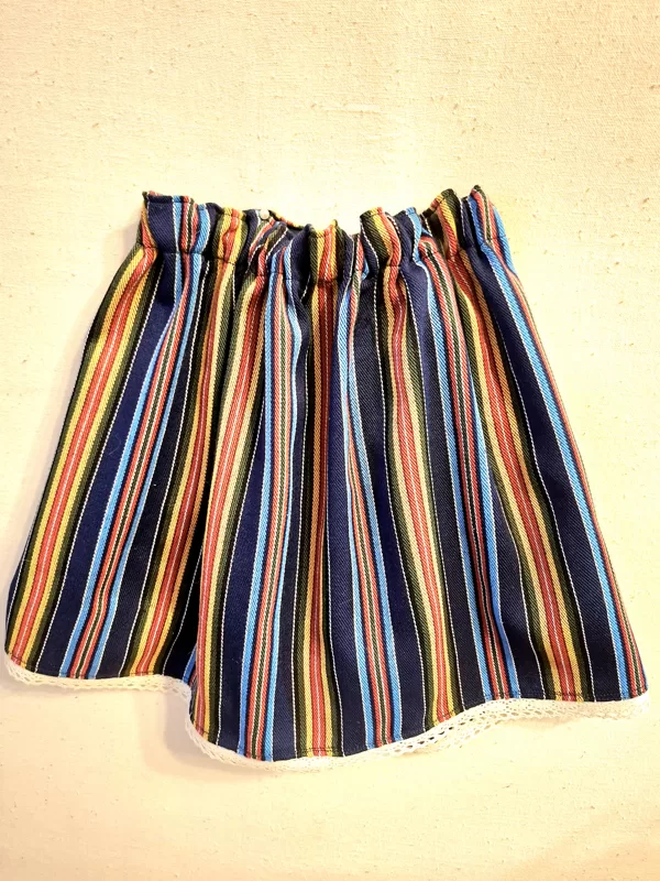 Svārki mazai tautumeitai. Garums 32 cm,viduklis 56 cm,kuplums 96 cm.16 eur 